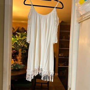 NWOT White cold shoulder dress SZ M